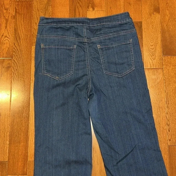 FOREVER 21 High Waisted, Flared, Dark Blue Wash Sz 30 - Picture 11 of 15